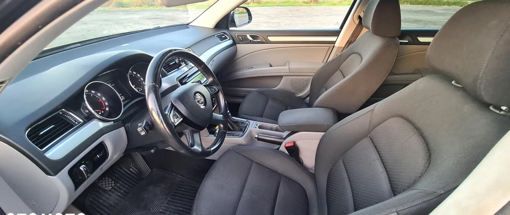 Skoda Superb cena 27800 przebieg: 430430, rok produkcji 2013 z Gdańsk małe 436